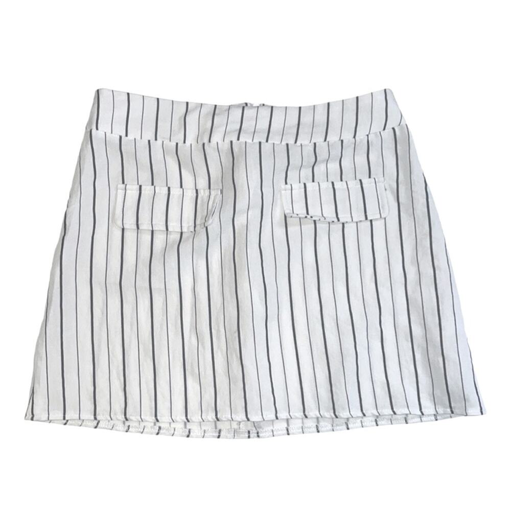 NWT Nasty gal Out Of Stripes High-Waisted Mini Skirt Woman's size 4 white/gray
